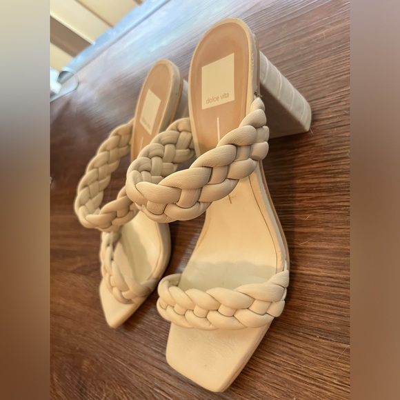 Dolce vita while heels - Picture 3 of 3